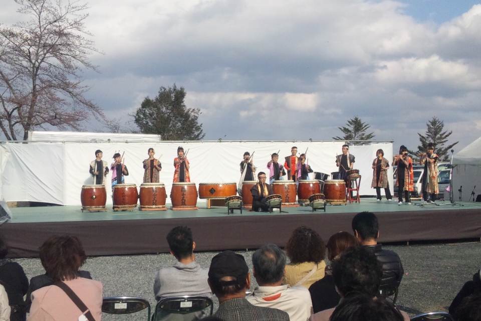 鶴山公園のさくら祭