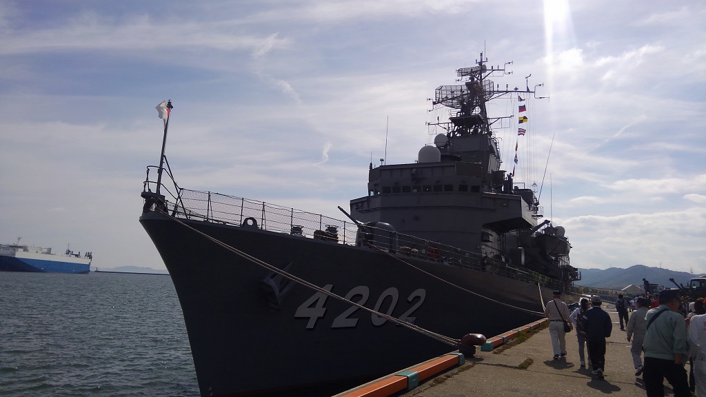 玉島ハーバーフェスティバル　海上自衛隊 訓練支援艦「くろべ」